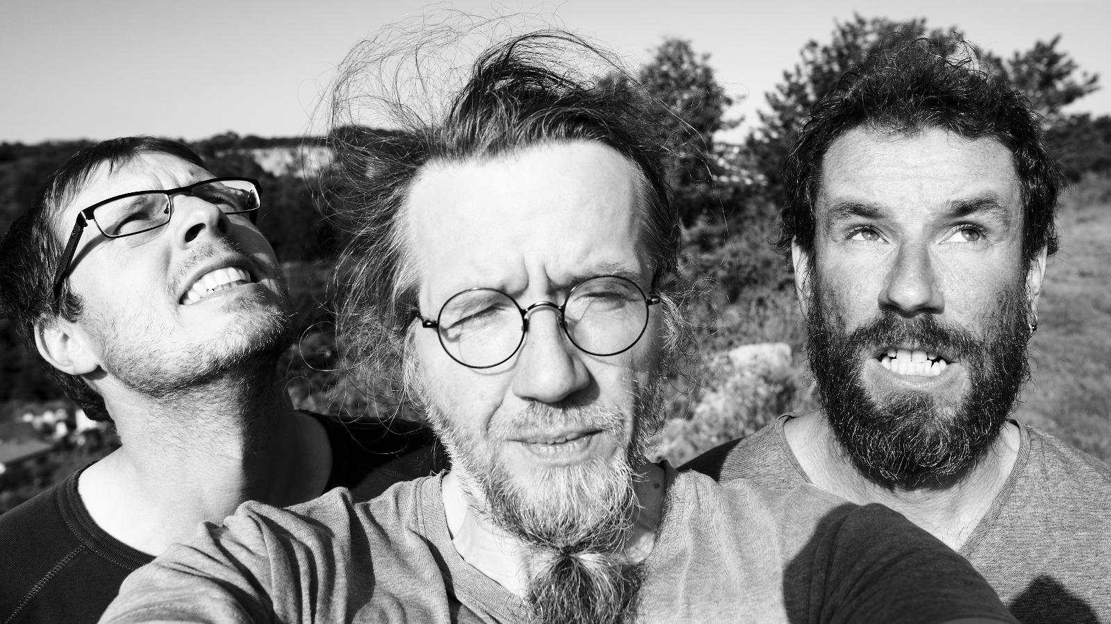 Lire la suite à propos de l’article ZAÏ ZAÏ